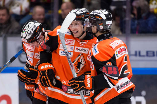Karlskronas Alexander Bergström  jublar