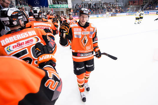 Karlskronas Alexander Bergström  jublar