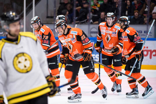 Karlskronas Alexander Bergström  jublar