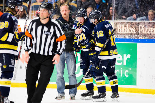 s Christoffer Törngren leds av isen
