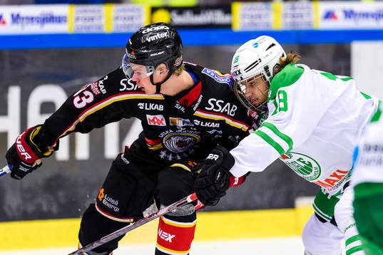 Luleås Christopher Mastomäki och Rögles Timothy Liljegren