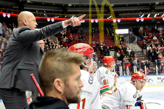 Modos tränare Andreas Johansson