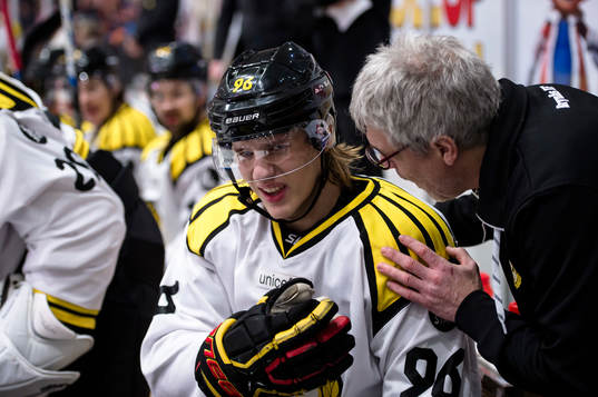 Brynäs Oskar Lindblom har ont