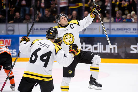 Brynäs Anton Rödin har gjort 2-2
