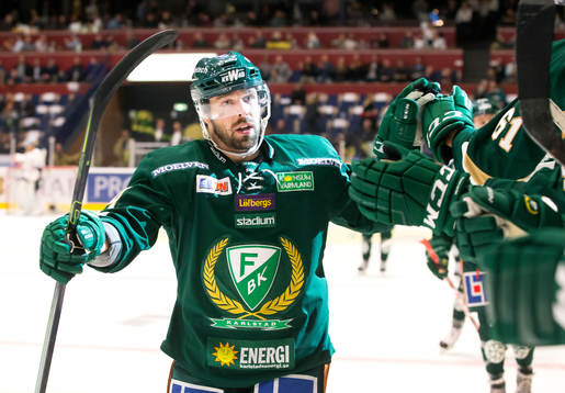 Färjestads Milan Gulas  jublar