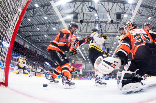 Brynäs Anton Rödin gör 1-0 till Brynäs