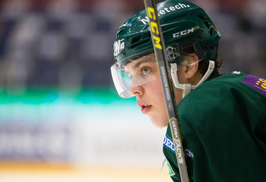Färjestads Joel Eriksson Ek tittar ut över isen
