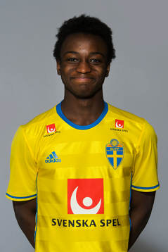 Fonti Kanu som spelar i P15/00-landslaget