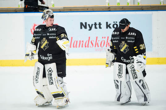 s målvakt Robin Rahm och målvakt Gustaf Lindvall