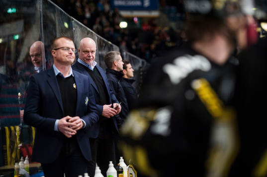 s sportchef Anders Gozzi och tränare Roger Melin