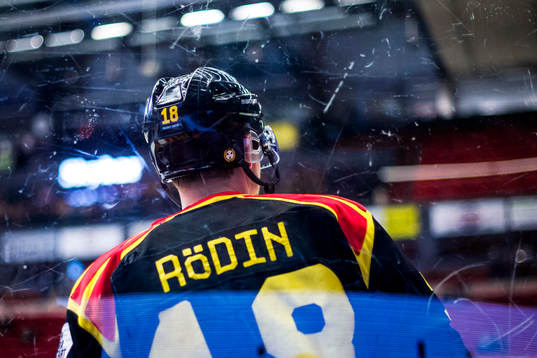 Brynäs Anton Rödin före ishockeymatchen i SHL mellan
