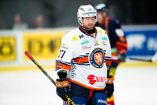Växjös Adam Burish ser deppig ut
