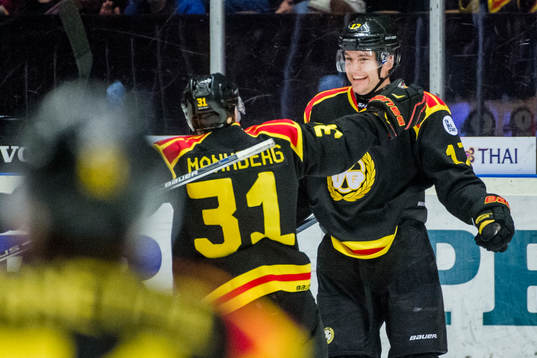 Brynäs Daniel Mannberg och Pathrik Westerholm jublar