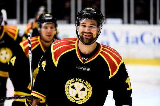 Brynäs Johan Alcén jublar