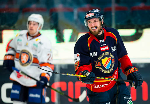 Djurgårdens Mikael Ahlén ser glad ut