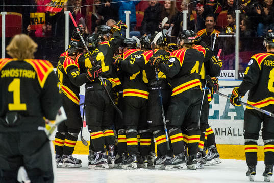 Brynäs spelare jublar