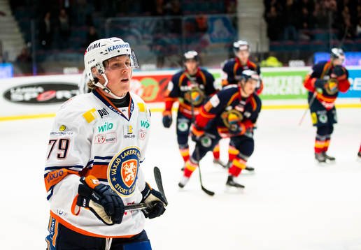 Växjös Patrik Lundh ser deppig ut