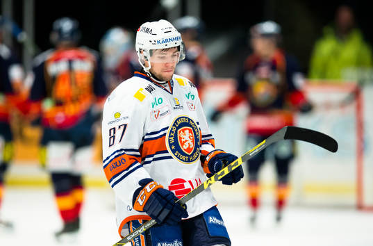 Växjös Robert Rosén ser deppig ut