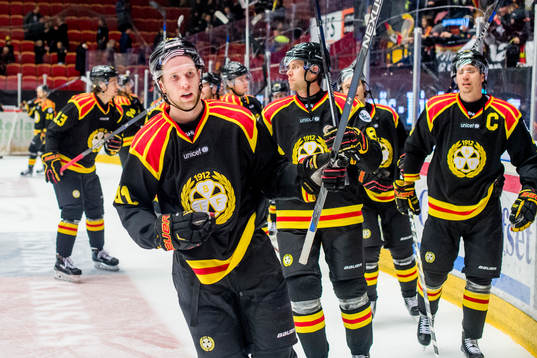 Brynäs Greg Scott jublar