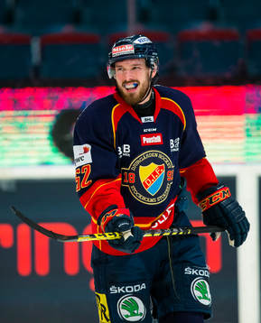 Djurgårdens Mikael Ahlén ser glad ut