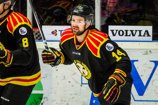 Brynäs Johan Alcén jublar