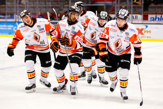 Karlskronas Robin Gartner jublar