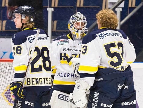 s målvakt Erik Ersberg, Anton Bengtsson jublar
