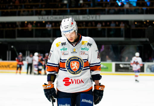 Växjös Ilkka Heikkinen ser deppig ut