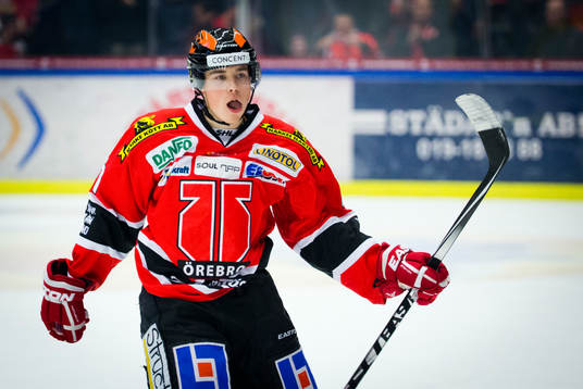 Örebros Joel Mustonen gör 1-0 och jublar
