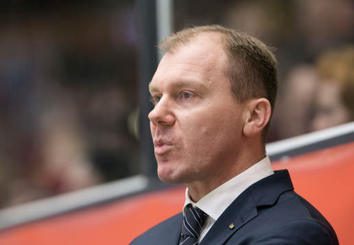s tränare Johan Lindbom
