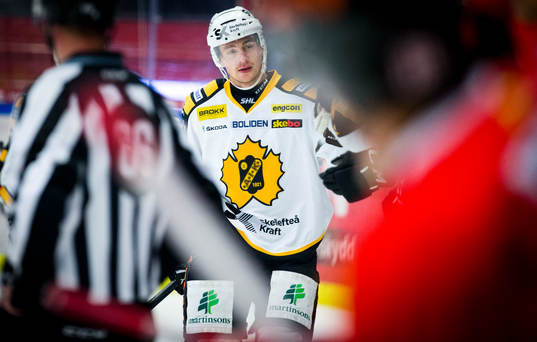 Skellefteås Adam Pettersson gör 1-2 och jublar