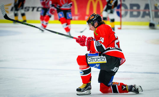 Örebros Petr Zamorsky gör 2-2 och jublar