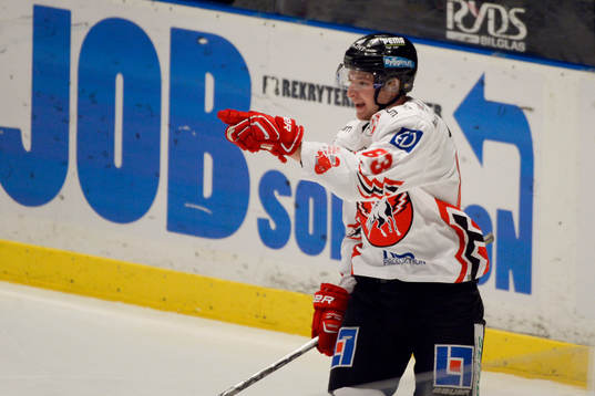 Vita Hästens Tobias Liljendahl jublar