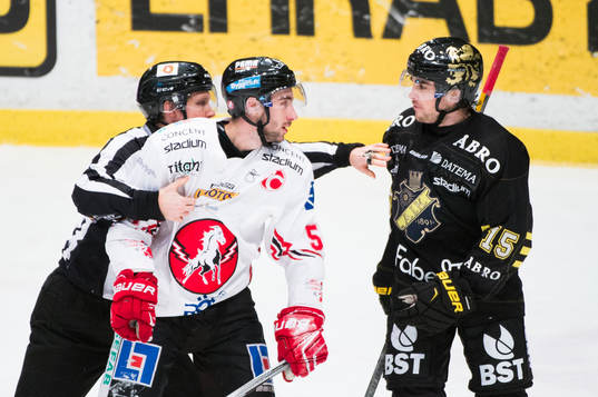 s Jonathan Andersson i dispyt