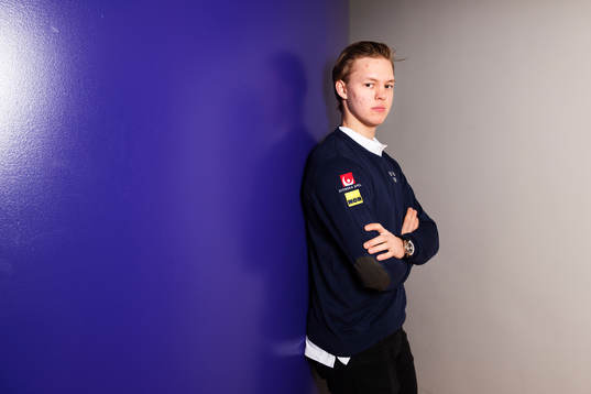 Linus Söderström, spelare i Sveriges juniorlandslag i