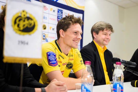 Elfsborgs nyförvärvet Jörgen Horn skrattar