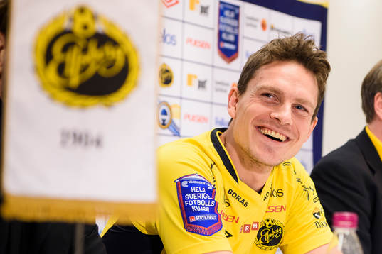 Elfsborgs nyförvärvet Jörgen Horn skrattar
