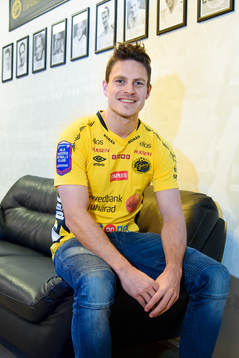 Nyförvärvet Jörgen Horn poserar på Borås arena
