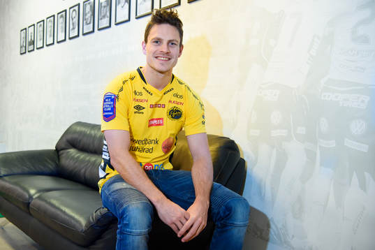 Nyförvärvet Jörgen Horn poserar på Borås arena