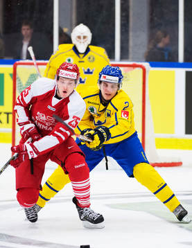 Danmarks Sören Nielsen och Sveriges Sebastian Aho