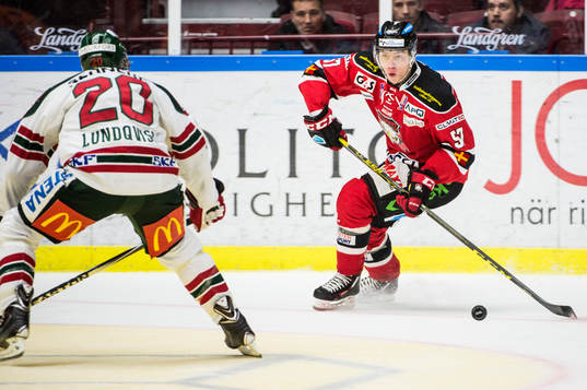 Malmö Redhawks Johan Ivarsson mot Frölundas Joel Lundqvist