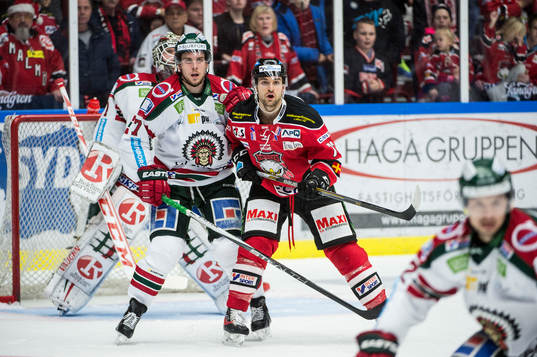 Malmö Redhawks T.J. Galiardi mot Frölundas Henrik