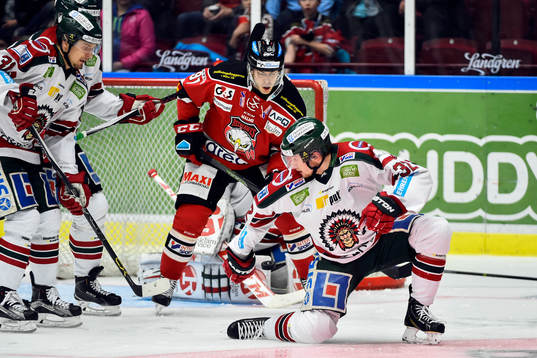 Frölundas Lukas Bengtsson och Malmö Redhawks Björn
