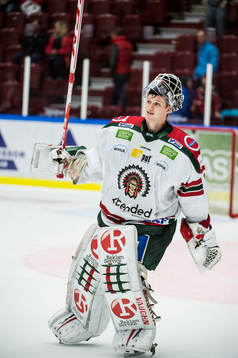Frölundas målvakt Lars Johansson jublar