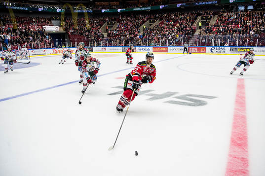 Frölundas Johan Sundström och Malmö Redhawks T.J.