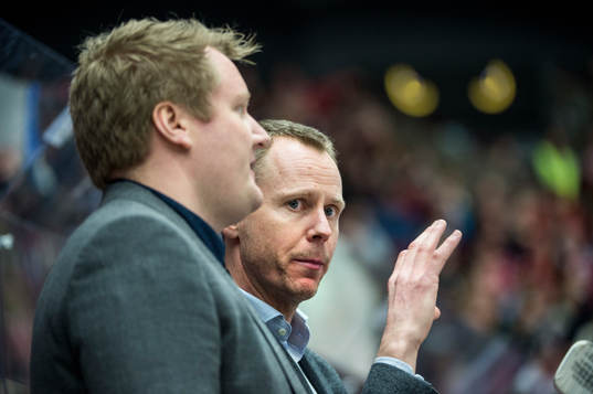 Frölundas assisterande tränare Pär Johansson och Robert