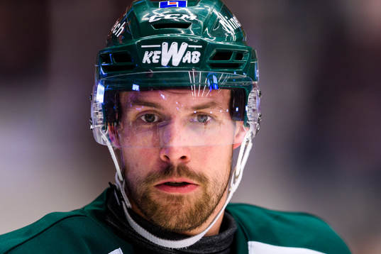 Färjestads Jonas Holös på uppvärmning
