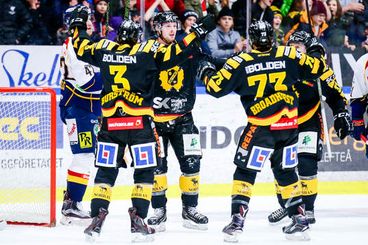 Skellefteås Martin Lundberg jublar