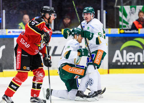 Färjestads Sebastian Erixon(h) jublar