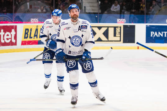 Leksands Tommi Paakkolanvaara ser nedstämd ut